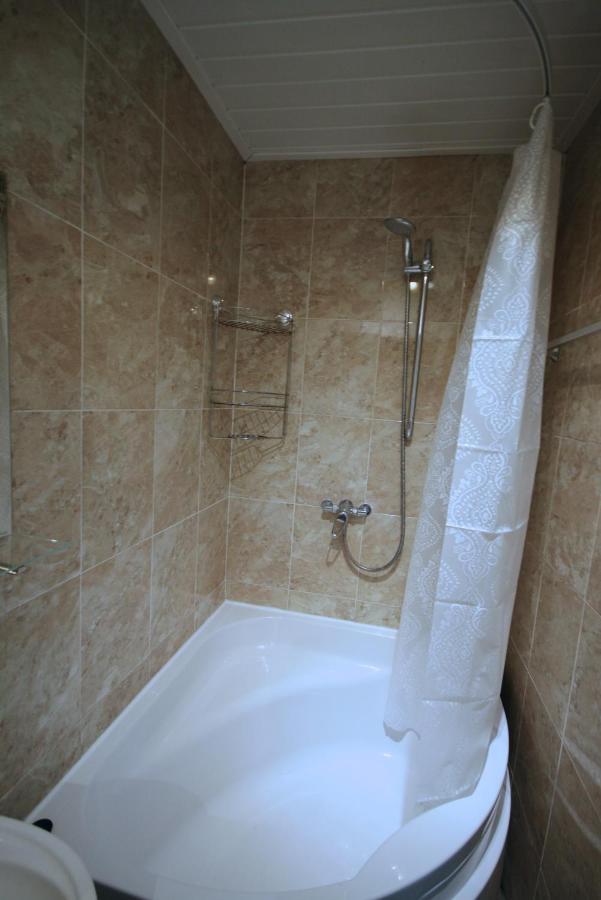 Molesey Near Hampton Court, Viking Short Stays West Molesey Exterior photo